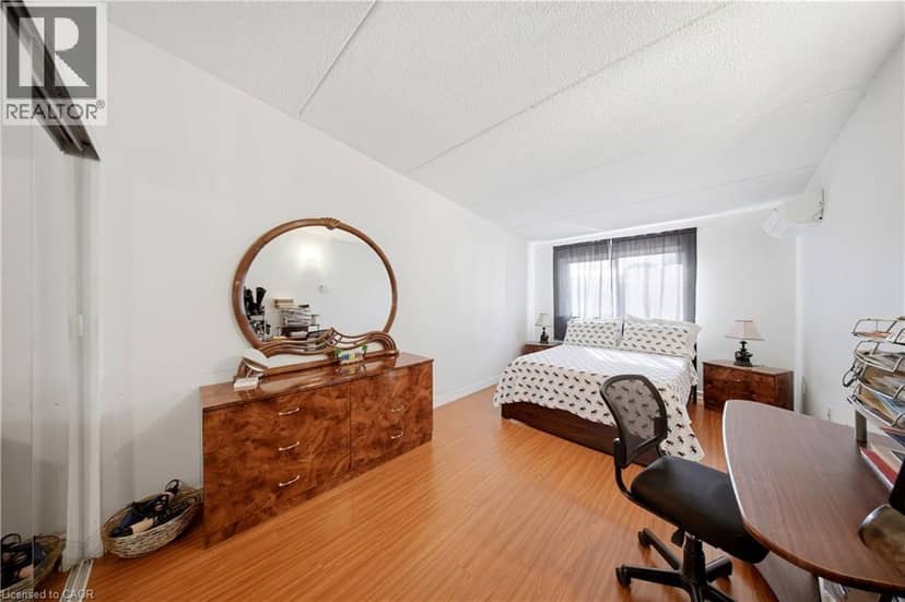 180 MISSISSAUGA VALLEY Boulevard Unit# 201 — photo 25 of 40