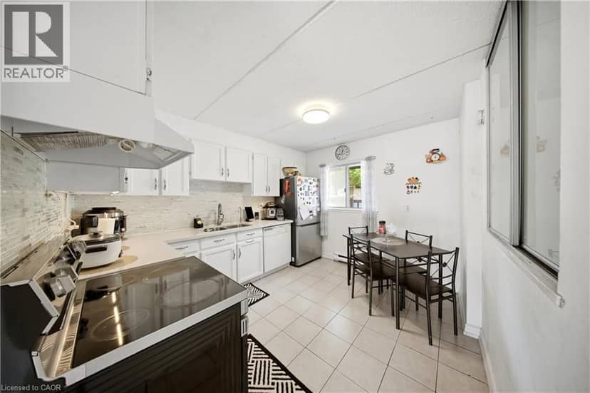 180 MISSISSAUGA VALLEY Boulevard Unit# 201 — photo 17 of 40