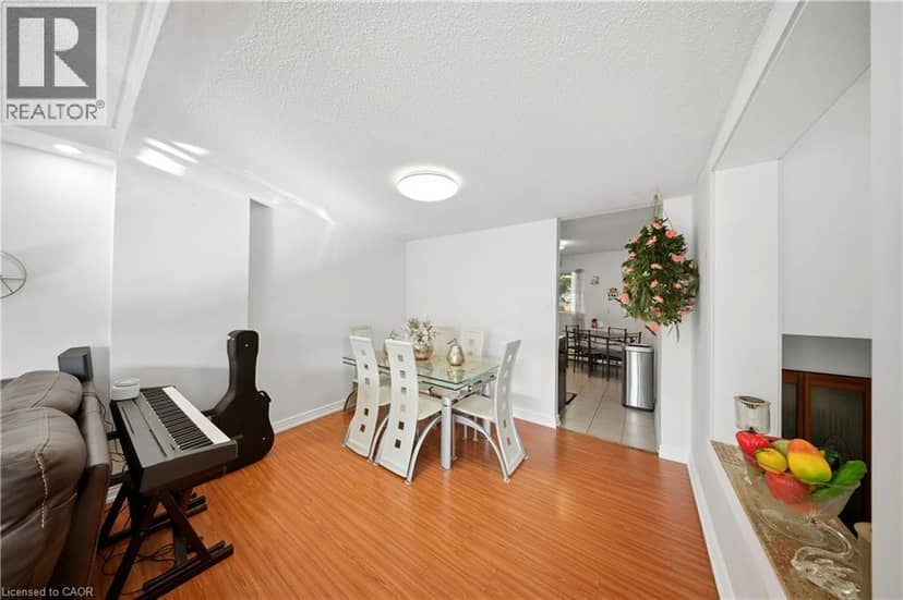 180 MISSISSAUGA VALLEY Boulevard Unit# 201 — photo 14 of 40