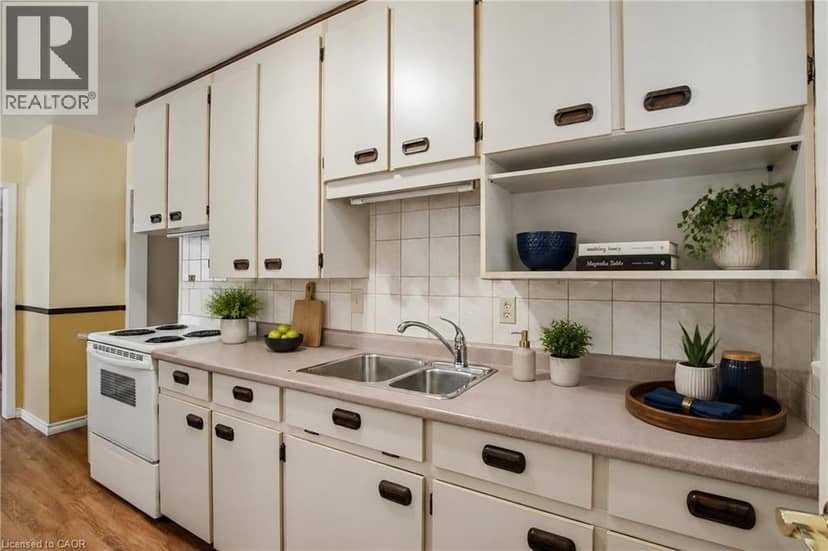 209 FRANKLIN Street S — photo 7 of 34