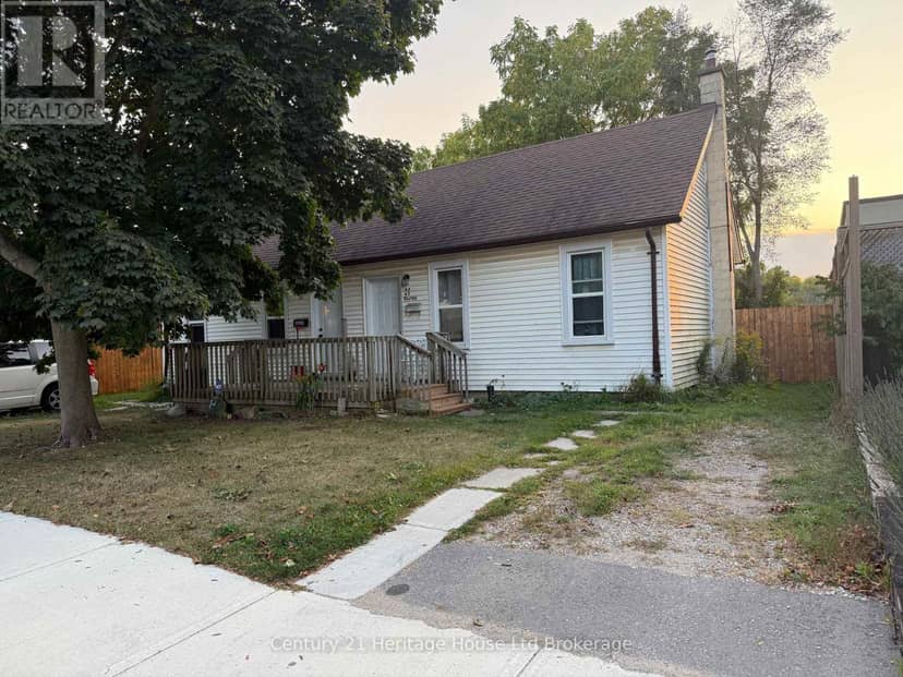 81 Givins Street, Woodstock