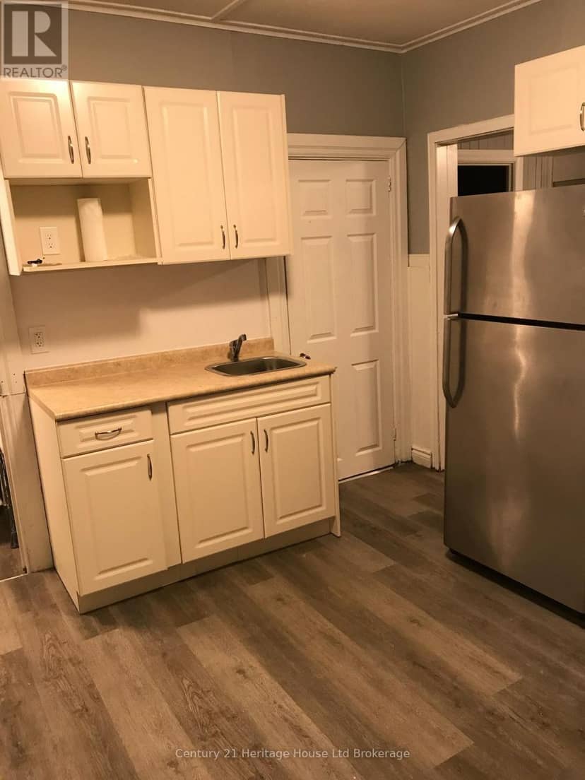 81 Givins Street — photo 16 of 21