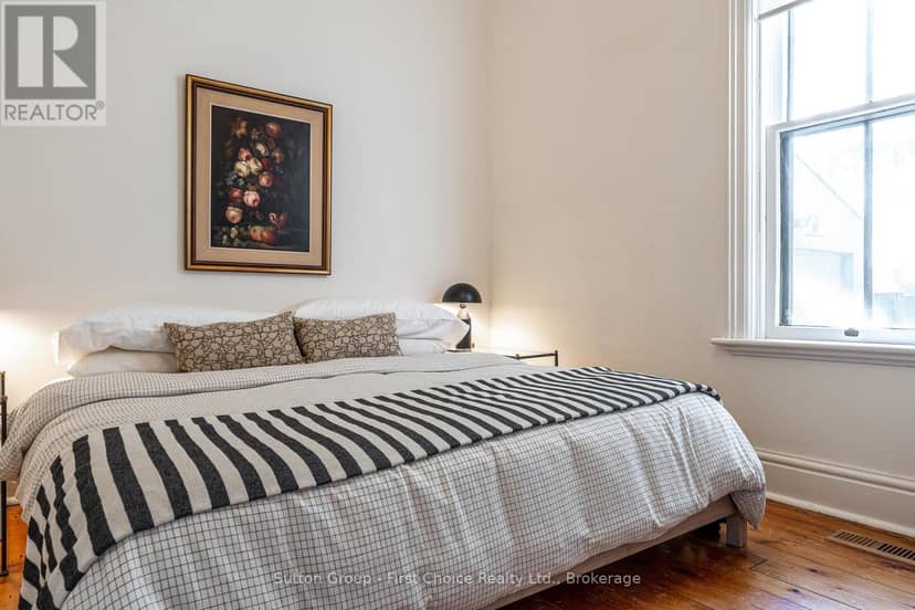 109 Cobourg Street — photo 17 of 40