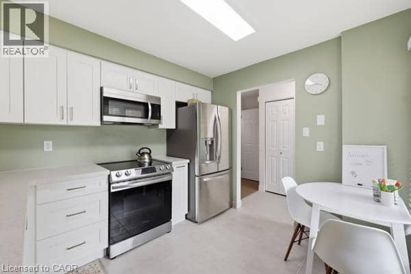 15 GREEN VALLEY Drive Unit# 41 — photo 1 of 36