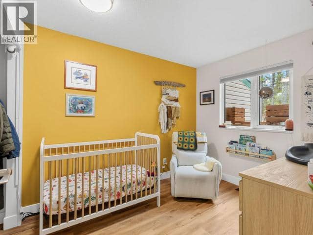 9-75 Thompson Road — photo 11 of 32