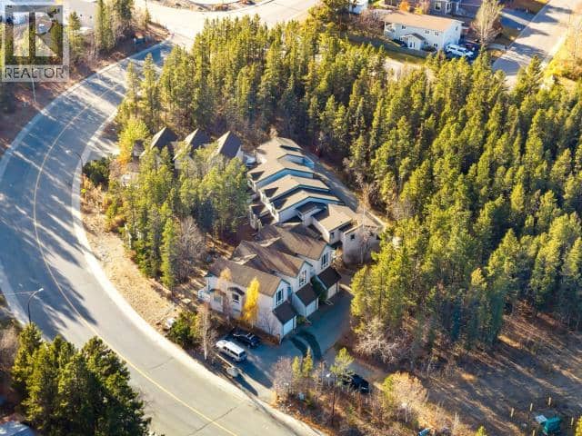 9-75 Thompson Road — photo 27 of 32