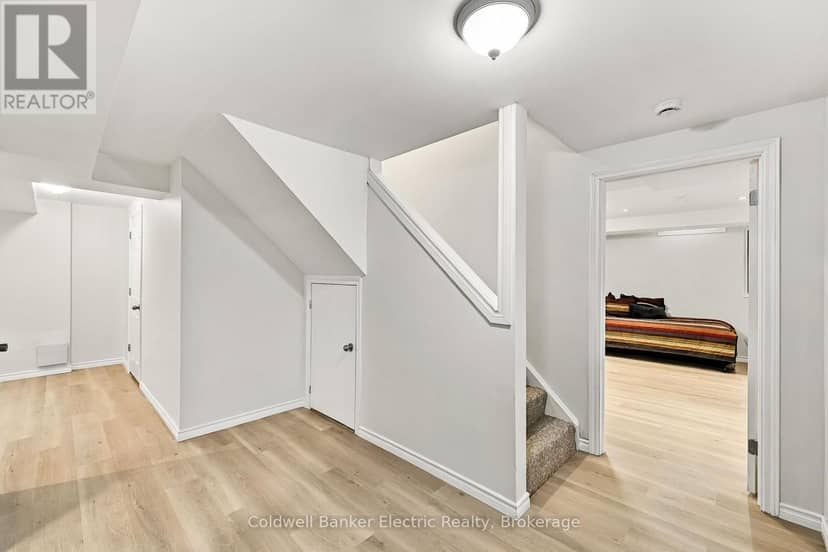 40 Stephen Avenue — photo 39 of 40