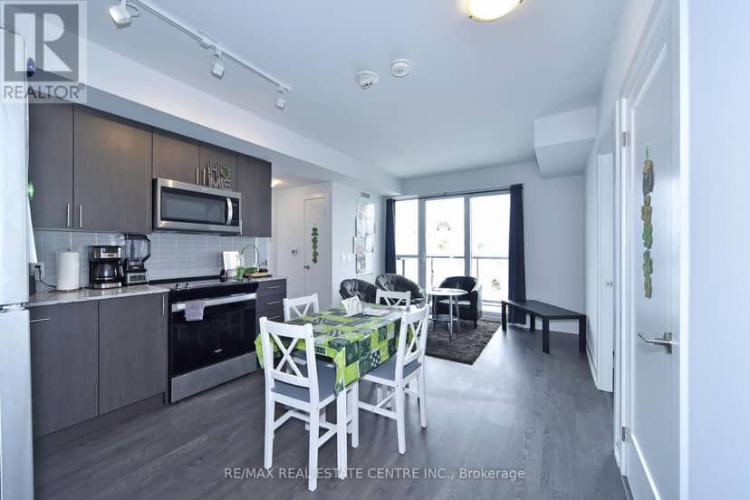 1216 - 2550 Simcoe Street — photo 13 of 40