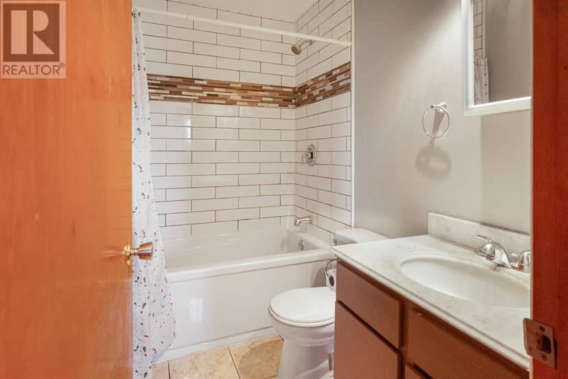 18 Laben Drive — photo 11 of 29