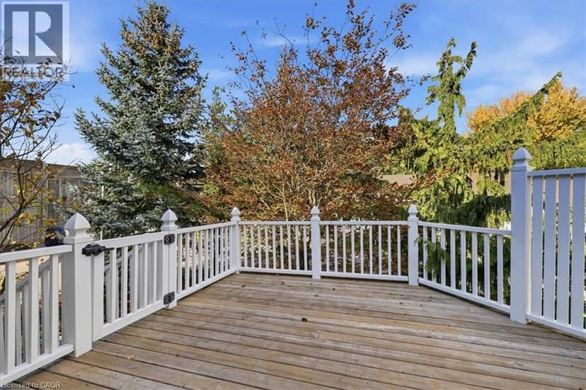 150 WESLEY Crescent — photo 18 of 30