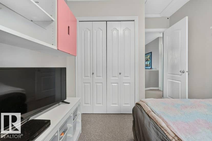 31 Douglas CR — photo 23 of 40
