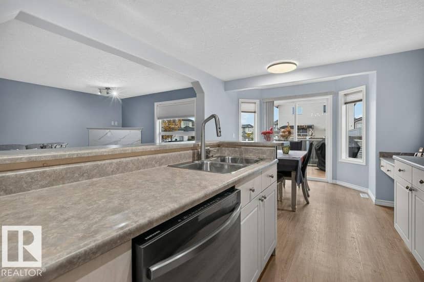 31 Douglas CR — photo 12 of 40