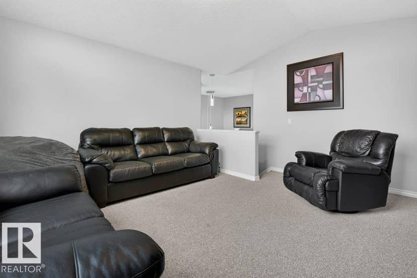 31 Douglas CR — photo 19 of 40