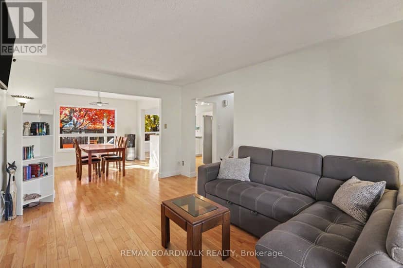 869 Clearcrest Crescent, Ottawa, photo 3