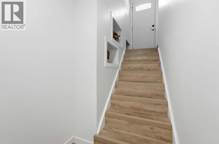 4205 35 Street — photo 16 of 33