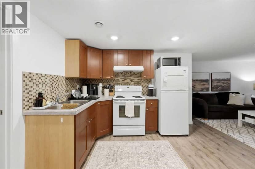 4205 35 Street — photo 19 of 33