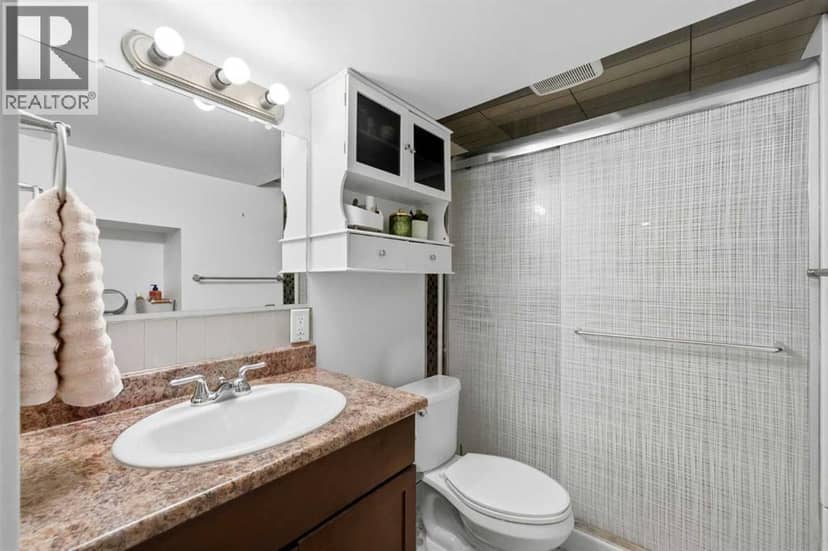 4205 35 Street — photo 23 of 33