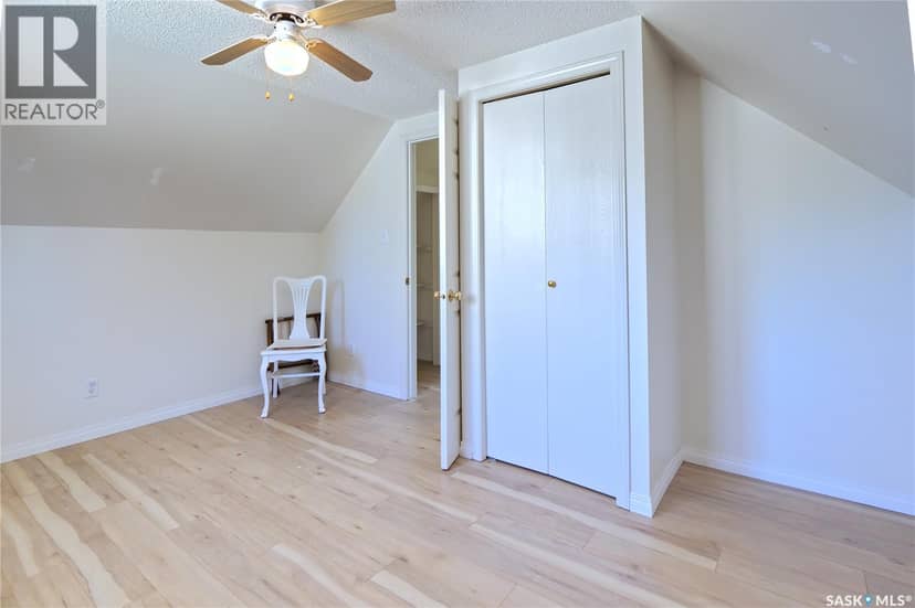 809 Athabasca STREET E — photo 16 of 32