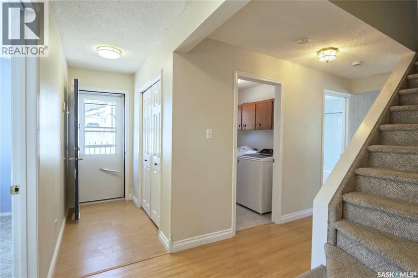 809 Athabasca STREET E — photo 9 of 32