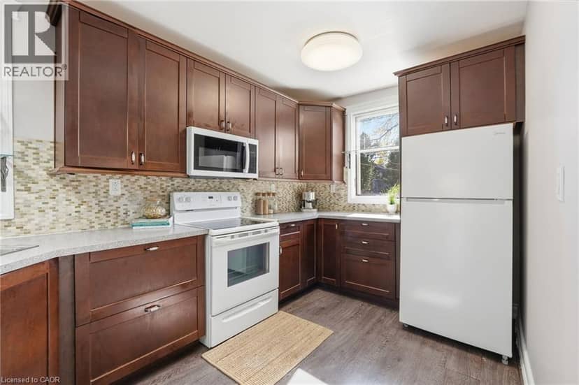 63 CHATHAM Street — photo 10 of 24