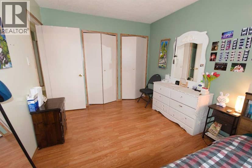96 Simpson Crescent SE — photo 15 of 31