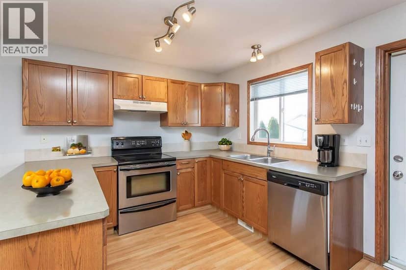 273 Kendrew Drive — photo 12 of 40