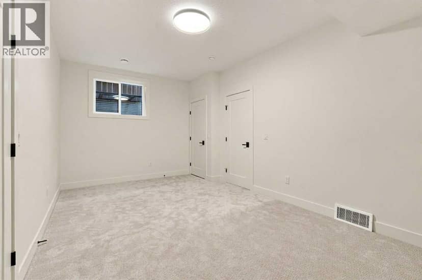 249 22 Avenue NE — photo 35 of 40