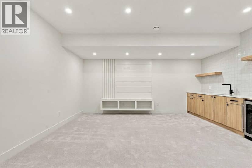 249 22 Avenue NE — photo 31 of 40