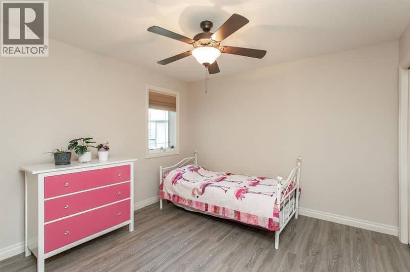 88 Kershaw Close — photo 31 of 40