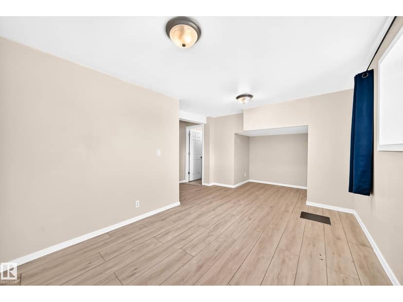 9518 106 AV NW — photo 36 of 40