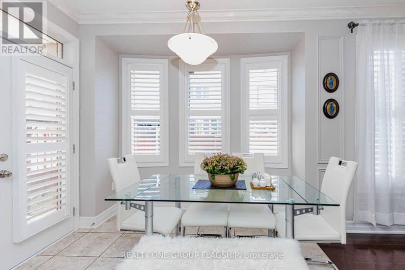 715 Casarin Crescent — photo 11 of 40