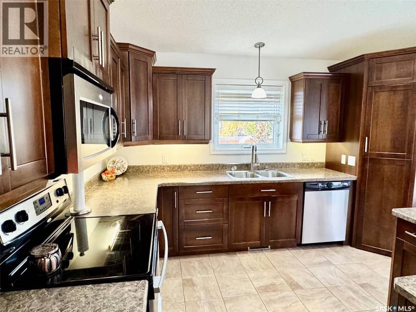 905 Water Ridge CRESCENT — photo 17 of 40