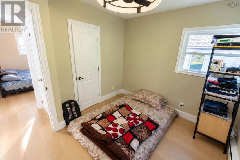 23 Mountain Avenue, Dartmouth, photo 7