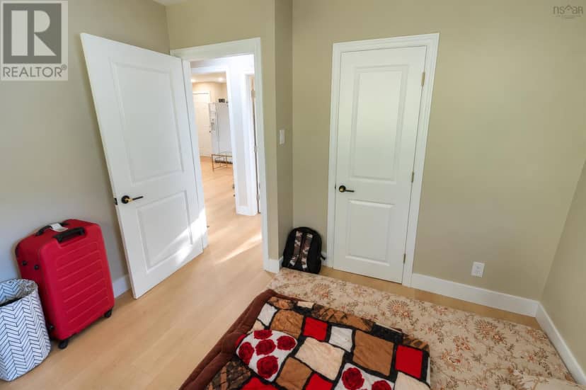 23 Mountain Avenue — photo 9 of 27