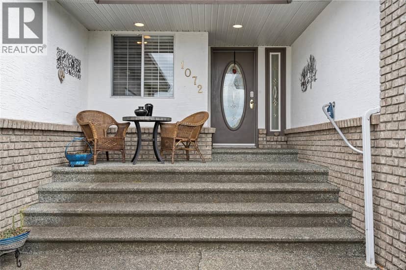 1072 Roberton Blvd — photo 12 of 40