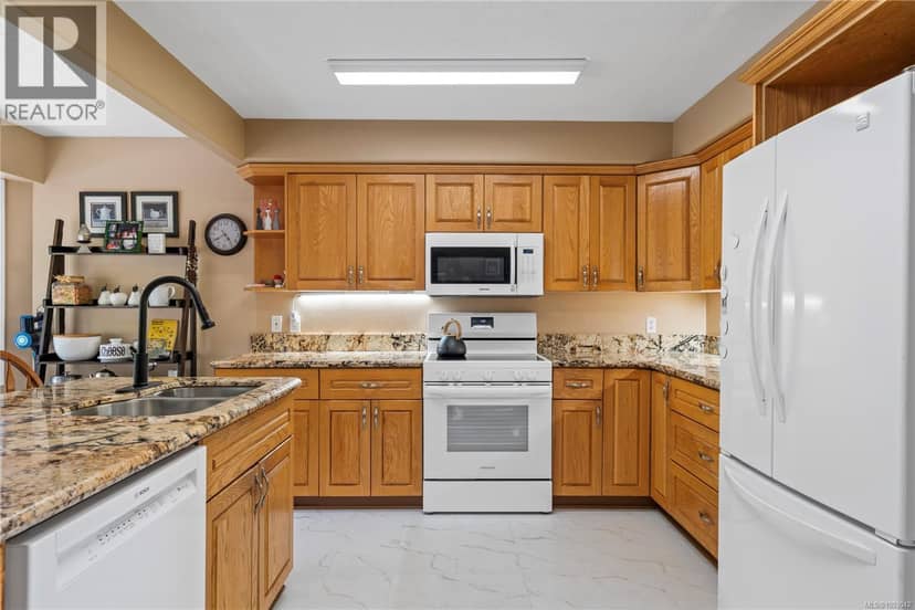 1072 Roberton Blvd — photo 17 of 40
