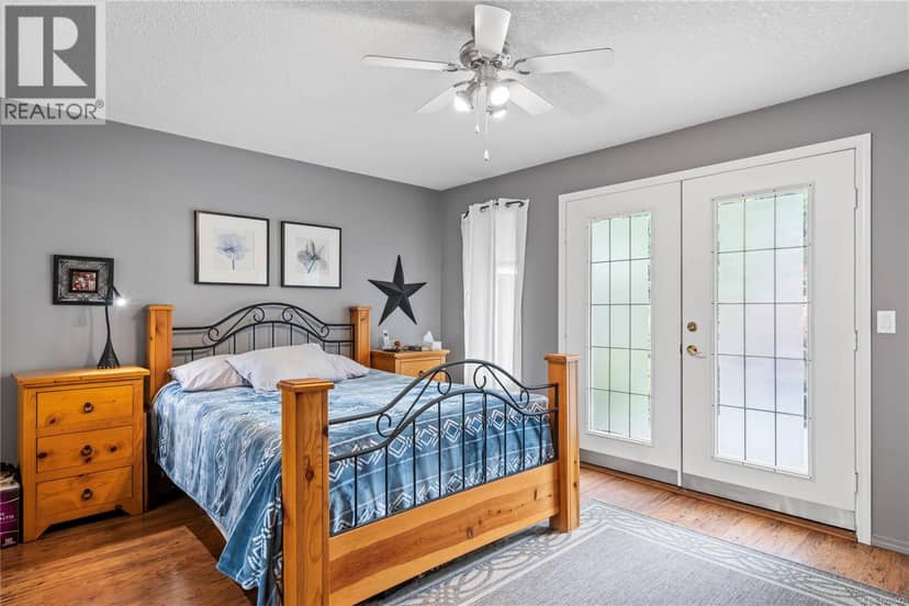 1072 Roberton Blvd — photo 7 of 40