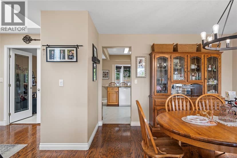 1072 Roberton Blvd — photo 25 of 40