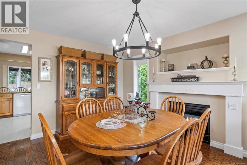 1072 Roberton Blvd — photo 24 of 40