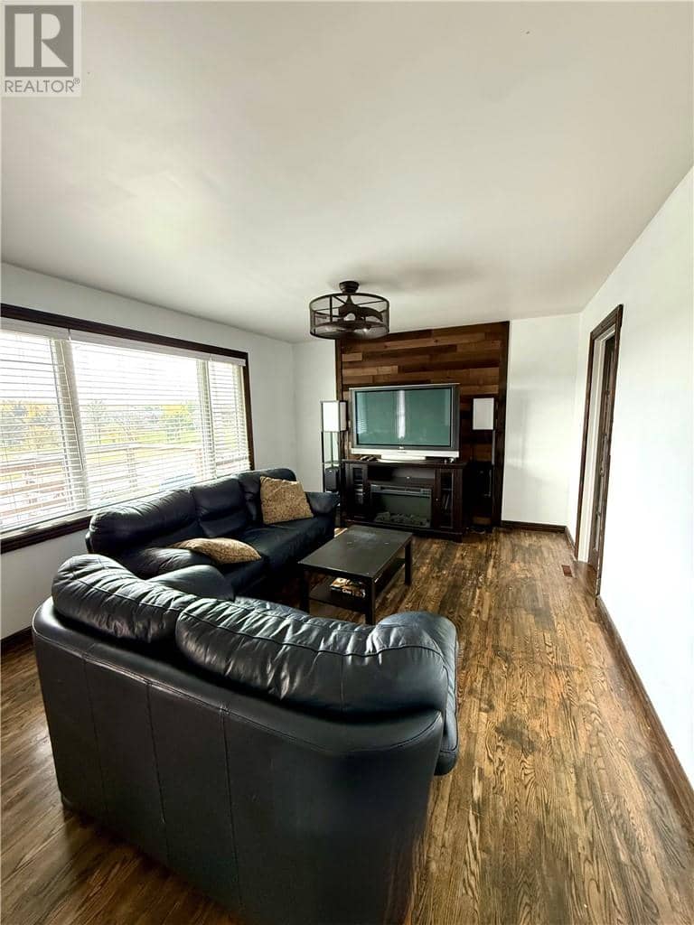 54 Maple Crescent, Atikokan, photo 4