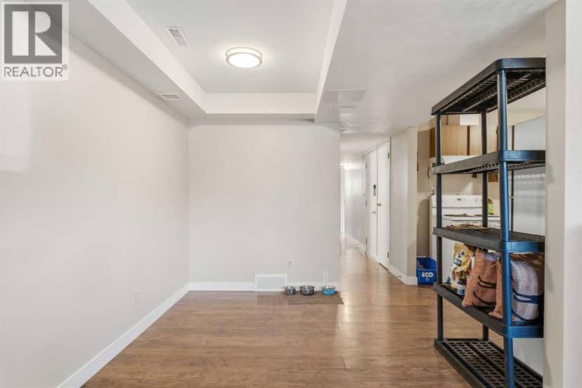4646 80 Street NW — photo 24 of 36