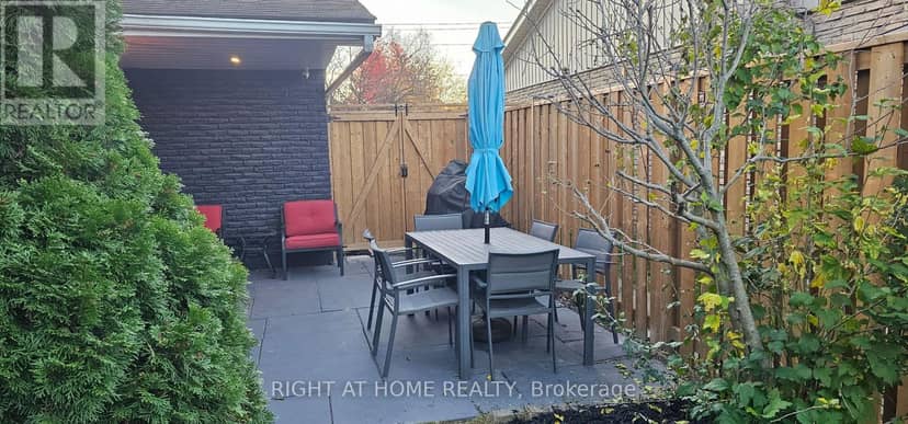 47 Simpson Avenue — photo 18 of 40