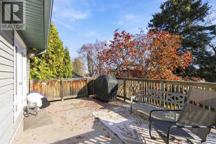 116 Beaconsfield Road — photo 33 of 40