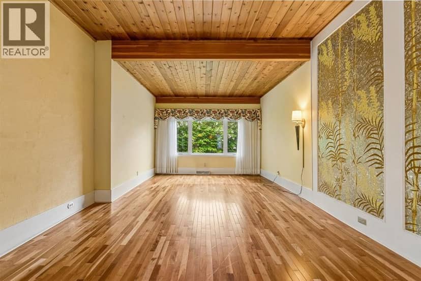 3217 Elbow Drive SW — photo 15 of 40