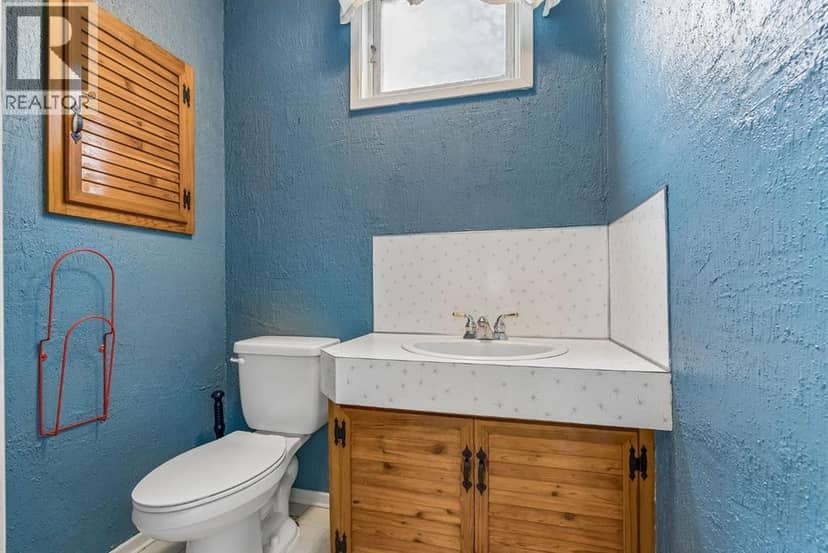 3217 Elbow Drive SW — photo 22 of 40