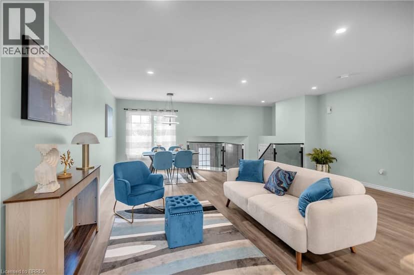 4 DOWDEN Avenue — photo 9 of 40