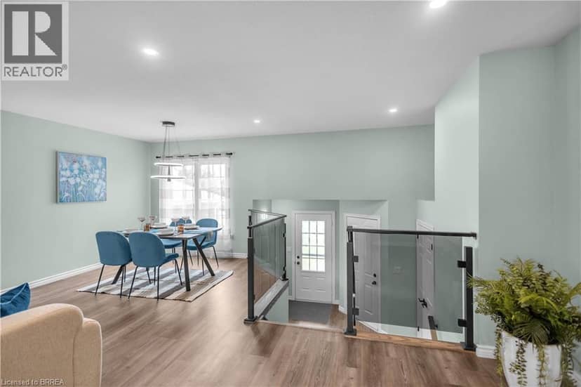 4 DOWDEN Avenue — photo 7 of 40