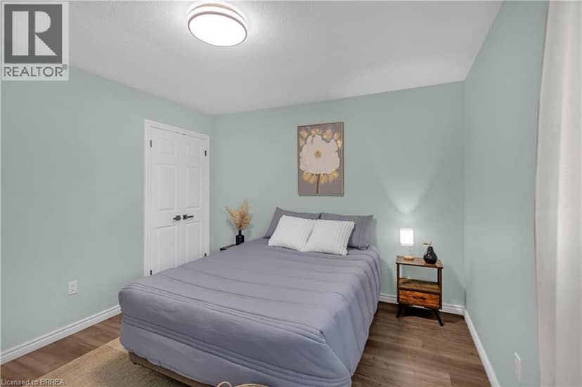 4 DOWDEN Avenue — photo 18 of 40