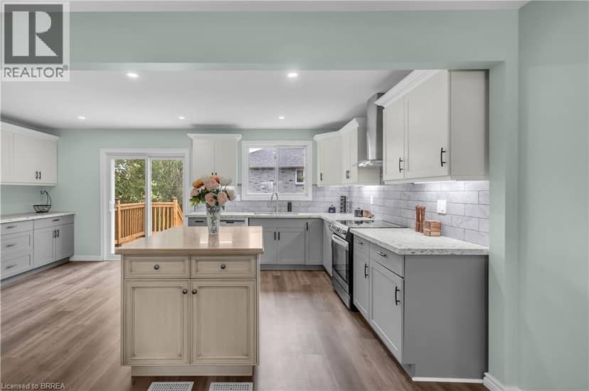 4 DOWDEN Avenue — photo 15 of 40