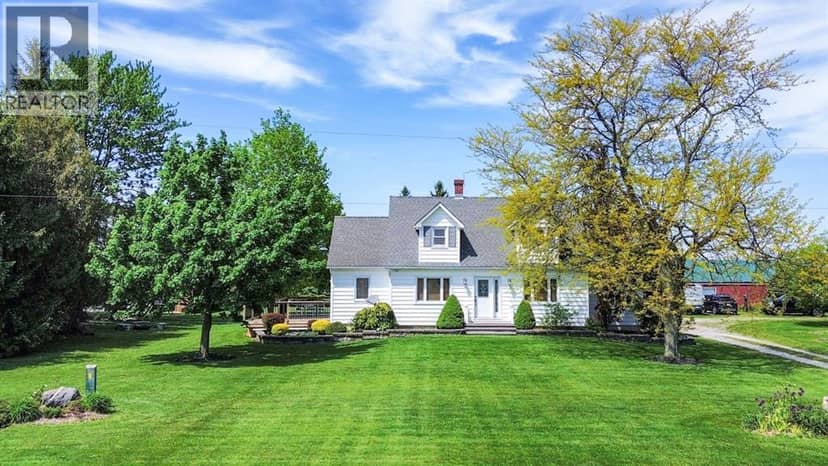 8192 Petrolia Line, Brooke-Alvinston
